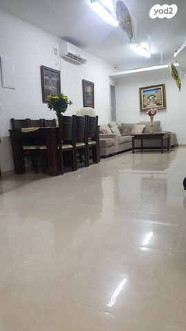 שדרות טרומפלדור 8