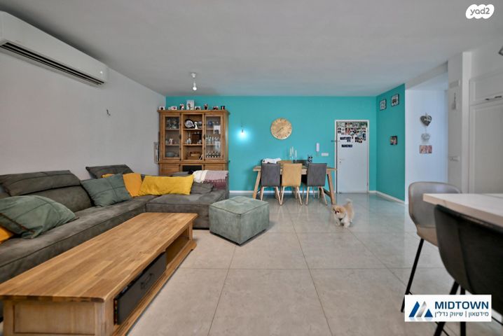 דירה, המעפילים, כפר סבא