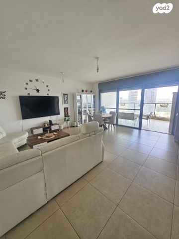 דירה, נווה יהושע, נווה יהושע, ערמונים, רמת גן