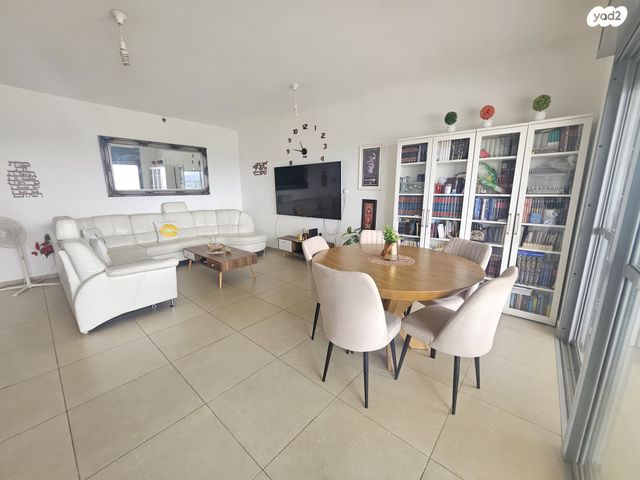 דירה, נווה יהושע, נווה יהושע, ערמונים, רמת גן