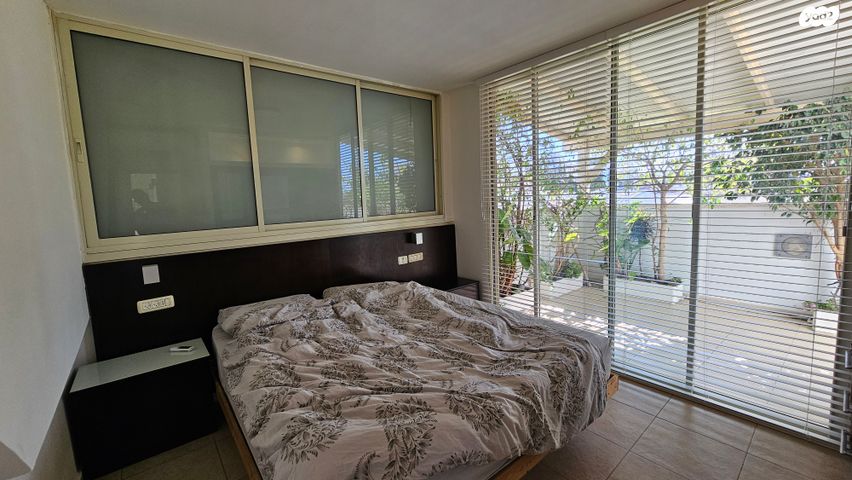 גג/ פנטהאוז, הגדוד העברי, רמב"ם, ראשון לציון