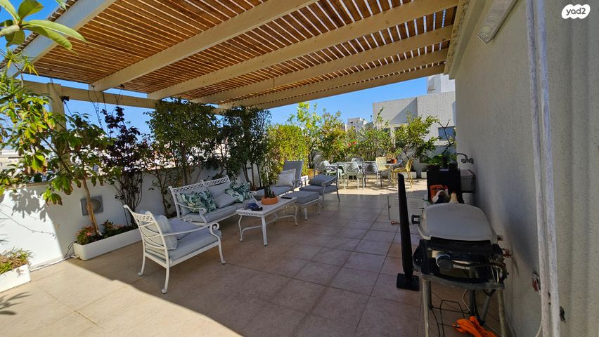 גג/ פנטהאוז, הגדוד העברי, רמב"ם, ראשון לציון