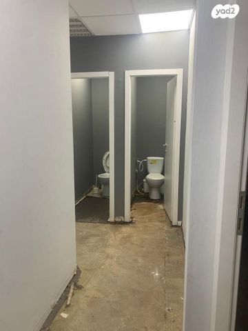 מחסנים, כפר סבא