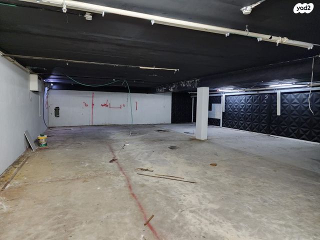 מחסנים, כפר סבא