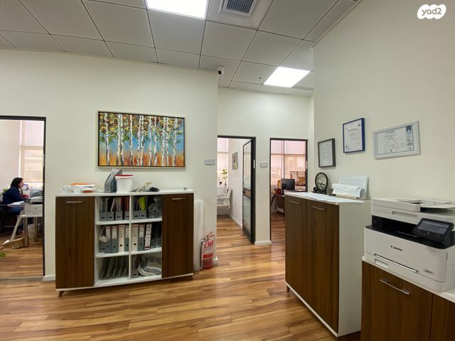 משרדים, קיסריה