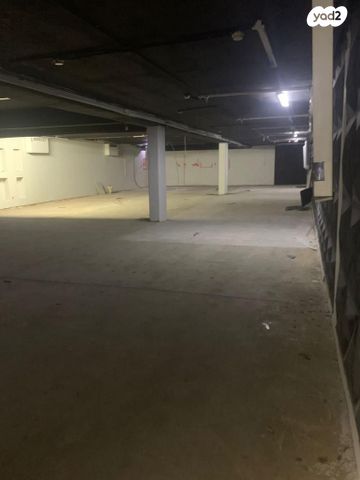 מחסנים, כפר סבא