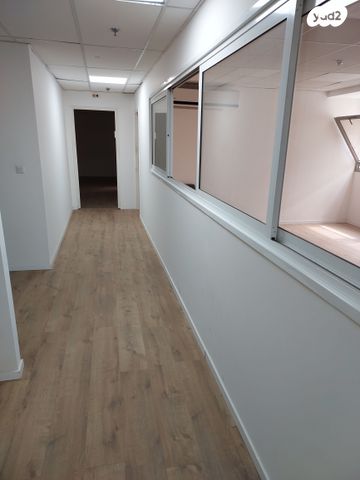 מבני תעשיה, ראש העין