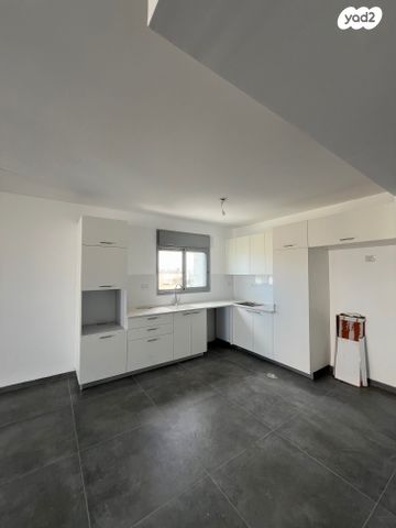 גג/ פנטהאוז, רנ"ס 34, מוצקין הותיקה, קרית מוצקין