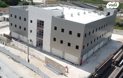 מבני תעשיה, פארק צרעה