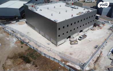 מבני תעשיה, פארק צרעה