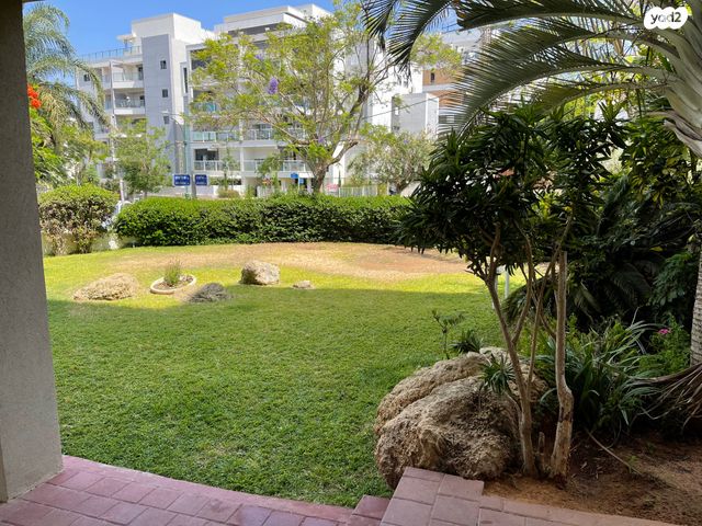 דירה, הפיוס, הרצליה