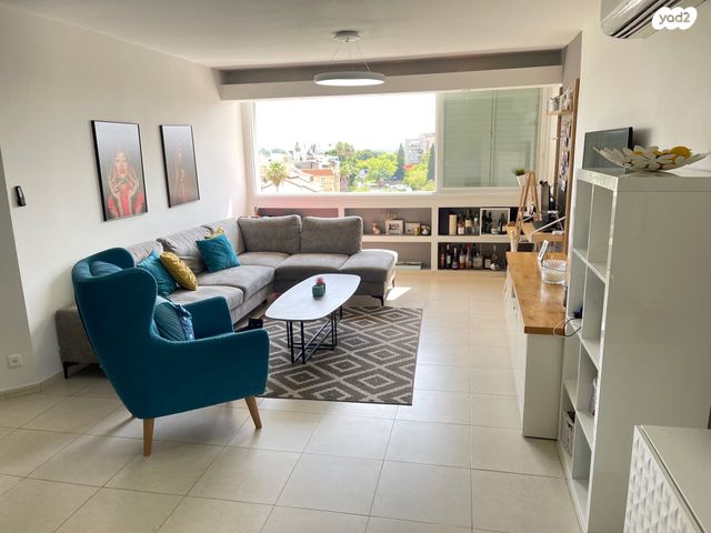 דירה, הפיוס, הרצליה