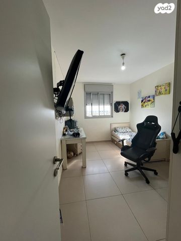 דירה, הרב שלום שבזי, ראש העין