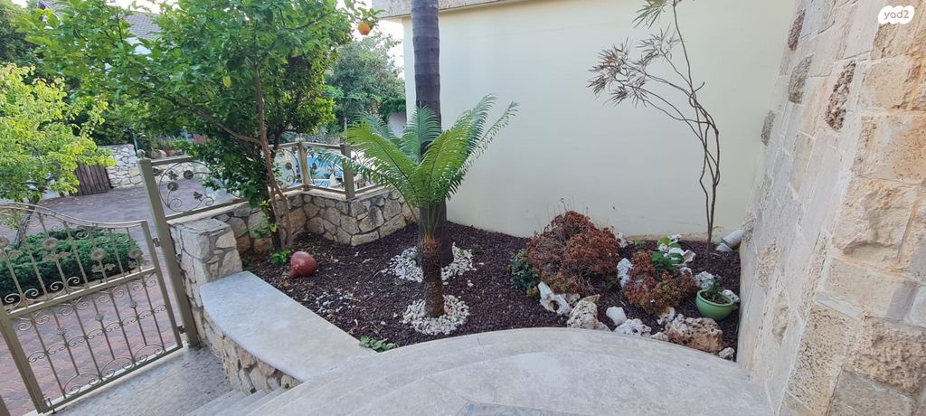 בית פרטי/ קוטג', יקינטון, הפרחים, כפר ורדים