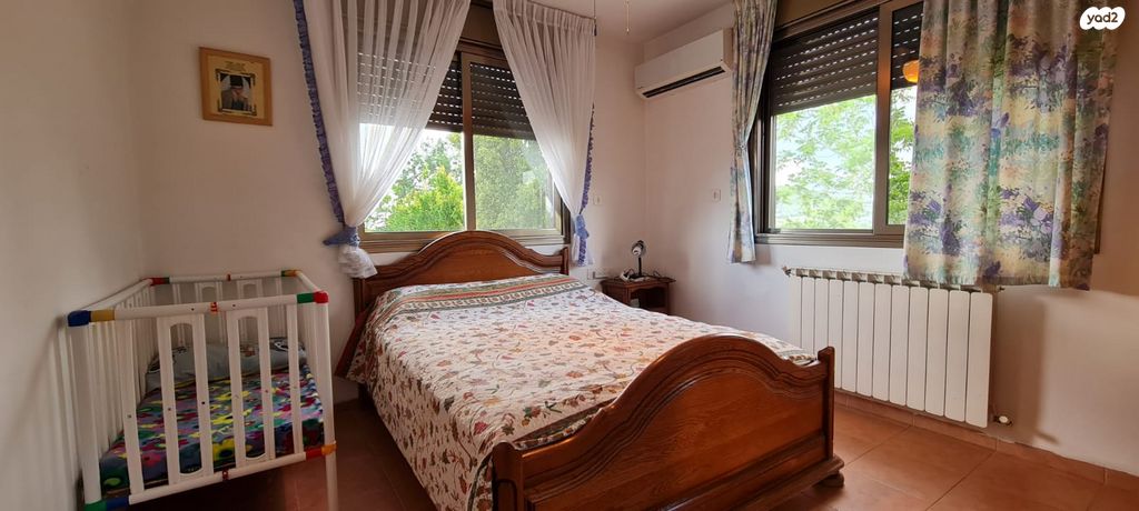 בית פרטי/ קוטג', יקינטון, הפרחים, כפר ורדים