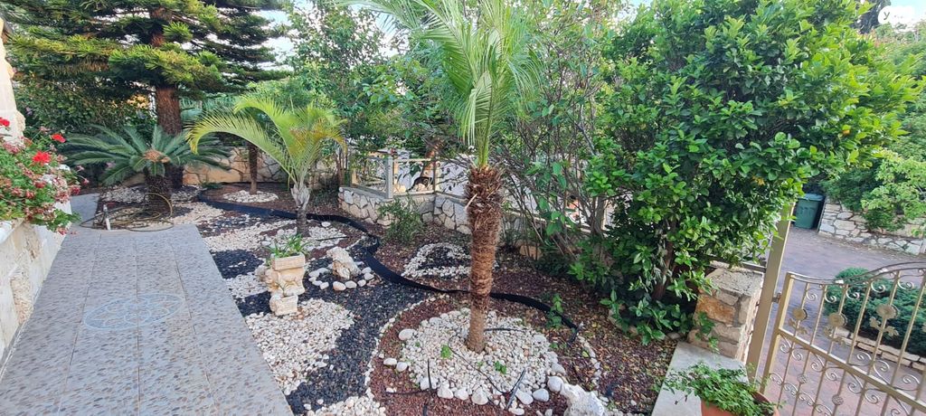 בית פרטי/ קוטג', יקינטון, הפרחים, כפר ורדים