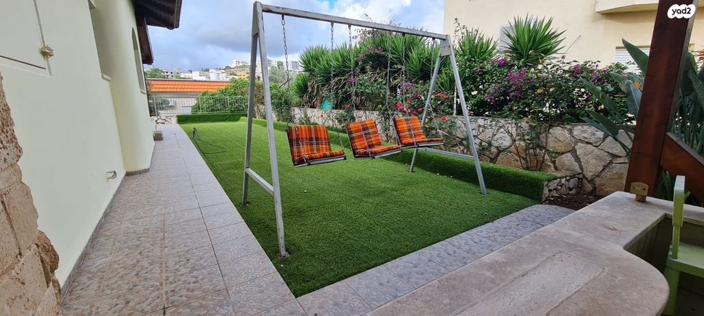 בית פרטי/ קוטג', יקינטון, הפרחים, כפר ורדים