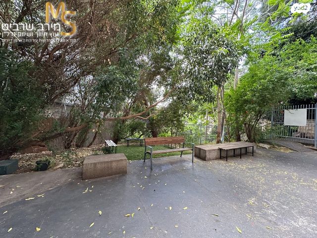 אולמות, שדרות הנשיא, מרכז הכרמל, חיפה