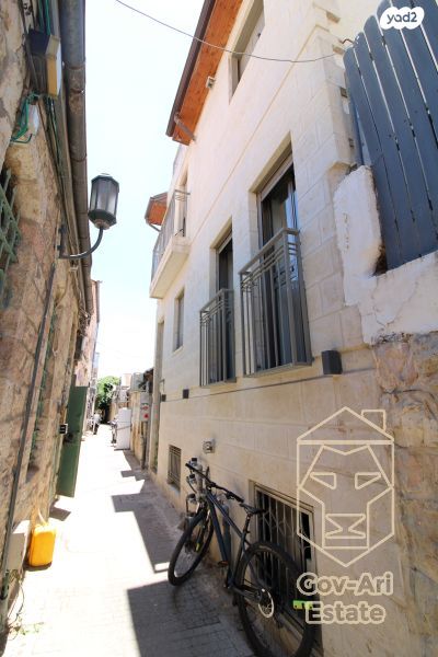 דירה, עובדיה סומך, ירושלים