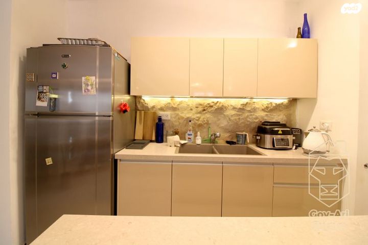 דירה, עובדיה סומך, ירושלים