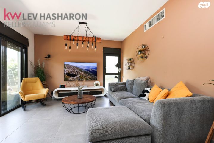 דירת גן, כפר יונה