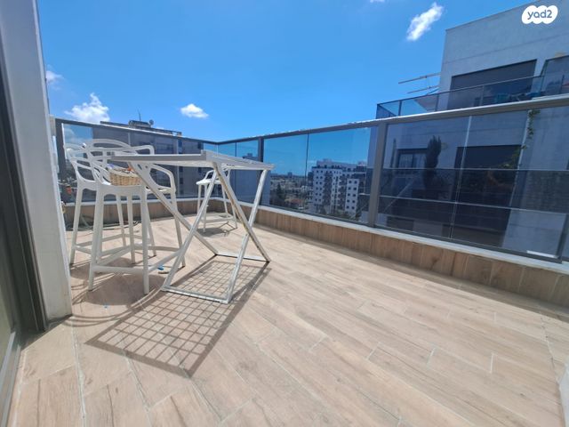 גג/ פנטהאוז, חולון