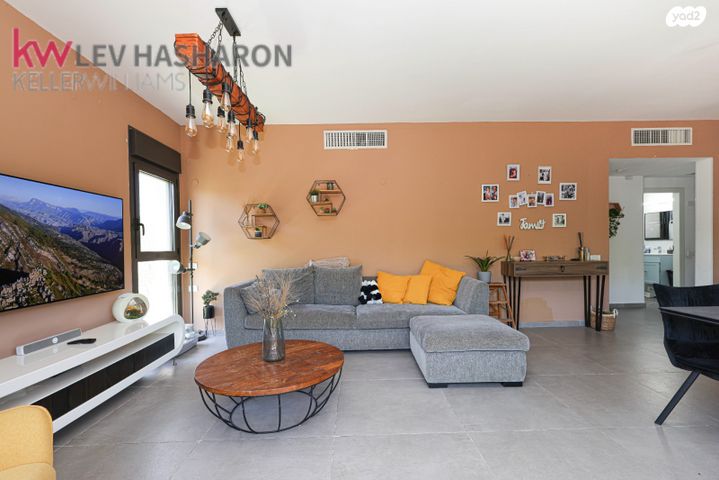 דירת גן, כפר יונה