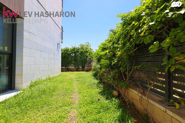 דירת גן, כפר יונה