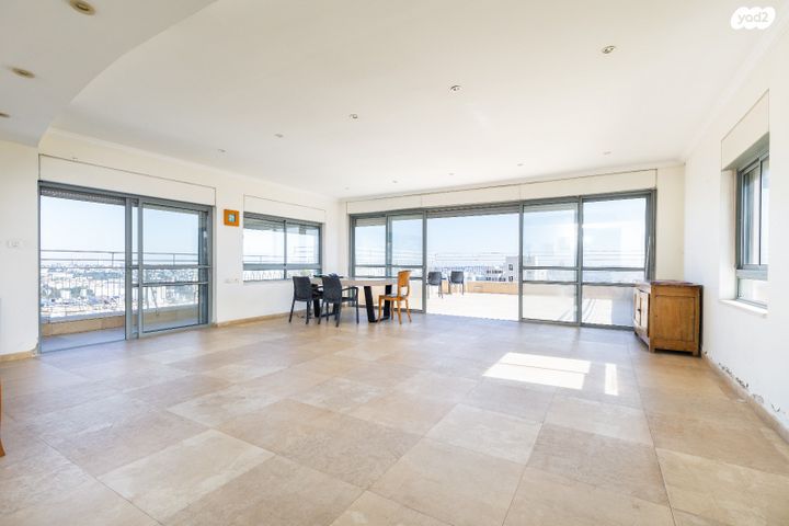 גג/ פנטהאוז, הרב משולם ראט, בית וגן, ירושלים