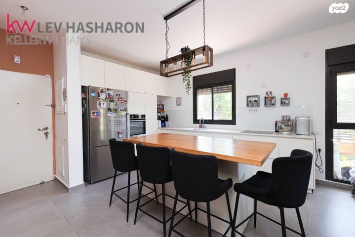 דירת גן, כפר יונה