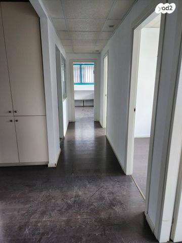 משרדים, כפר סבא