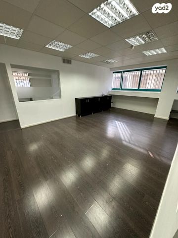 משרדים, כפר סבא