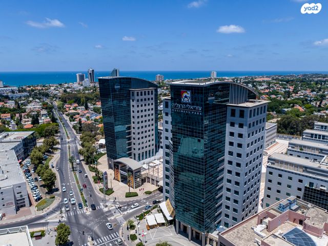 מדינת היהודים 85