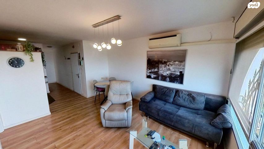 דירה, הנבל, מעלה אדומים