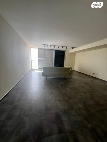 דירה, מתתיהו דנקנר 19, מרכז העיר דרום, נתניה