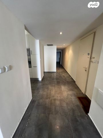 דירה, מתתיהו דנקנר 19, מרכז העיר דרום, נתניה