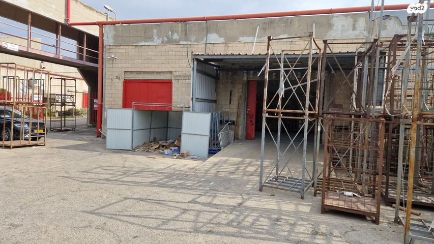 מבני תעשיה, יבנה