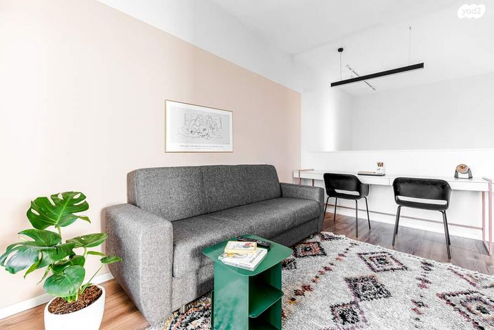 דו משפחתי, אורנית