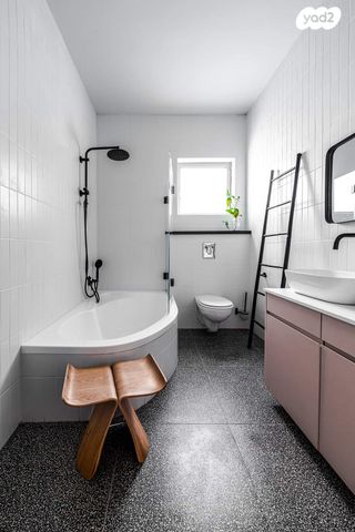 דו משפחתי, אורנית