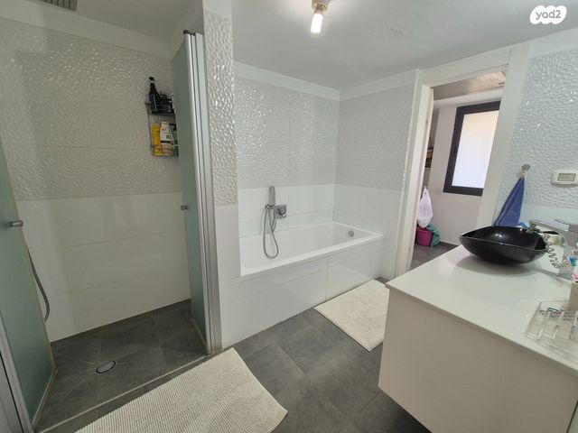 בית פרטי/ קוטג', אורנית