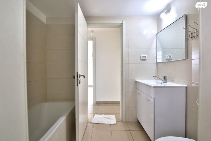 דירה, צה"ל, משכנות האומנים, קרית מוצקין