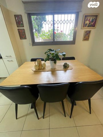 דירת גן, כפר סבא