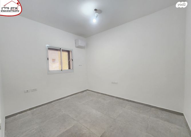 דירה, צבי הירש קלישר, מחנה יהודה, פתח תקווה