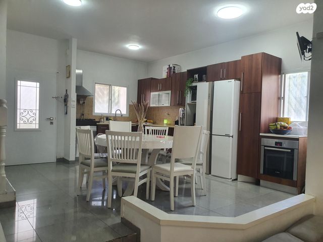 דירת גן, חיים 75, אפק, קרית ביאליק