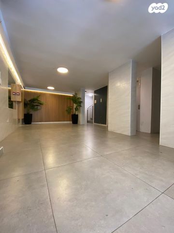 דירה, המפלס, כפר סבא