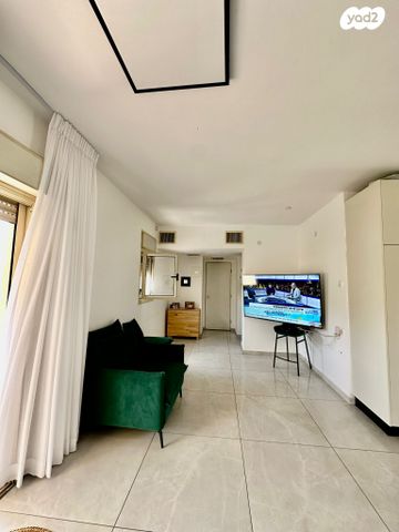 דירה, יעקב פיכמן, באר שבע