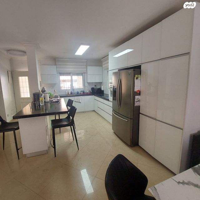 דו משפחתי, פסגת זאב, ירושלים