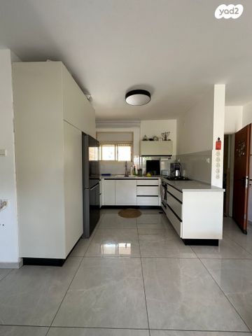 דירה, יעקב פיכמן, באר שבע