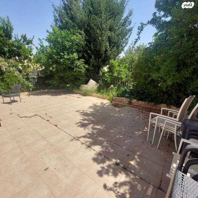 דו משפחתי, פסגת זאב, ירושלים