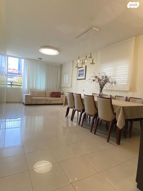 הרב אברהם יצחק הכהן קוק 